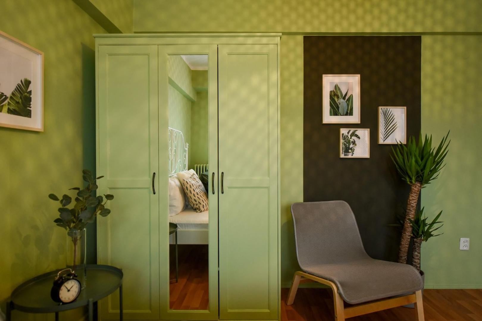 Chic Accommodation With Breathtaking Views Over Calea Victoriei - Your Central Heaven Бухарест Номер фото